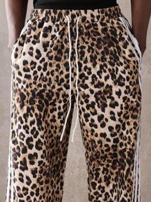 SUMWON 奢华豹纹运动裤，侧条纹设计，极致舒适，街头潮流，运动裤，现代都市时尚，运动服饰 - 彩色 - 查看 5