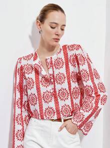 SHEIN Privé 新款波西米亚风春夏女式衬衫，白色底色搭配红色镂空刺绣花卉复古印花，圆领宽松长袖 - 紅白色 - 查看 5