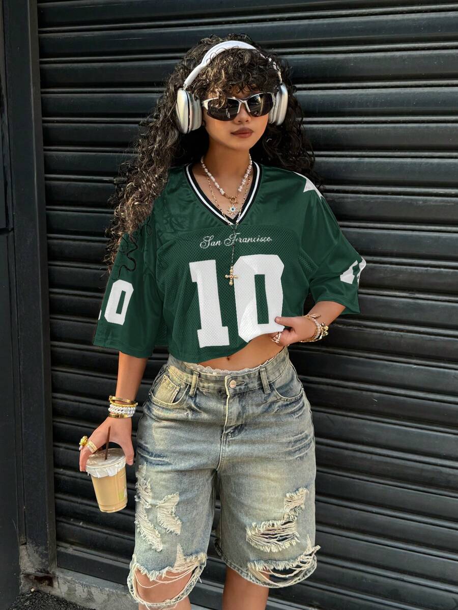 Muchica 女士短款绿色缎面撞色网眼数字印花 T 恤，Rave 上衣 - 墨綠色 - 查看 1