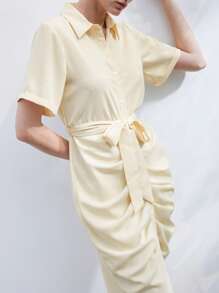 SHEIN Privé Vestido ajustado de cola de pez para mujer, estilo universitario, color amarillo ranúnculo, cuello, botones de una hilera, cintura anudada, dobladillo acampanado fruncido, manga corta, para mujer - Amarillo - Ver 7