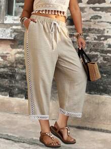 SHEIN Clasi Plus Size Women French Style Regular Floral Lace Detail Casual Cropped Pants, Summer - Apricot - View 4