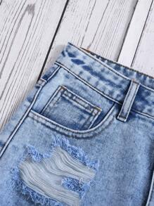 SHEIN 青少年女孩休闲口袋破洞下摆牛仔短裤 - 中等水洗藍 - 查看 3