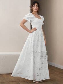 CLARA VERO Robe maxi blanche élégante avec manches ballons, broderie œillet