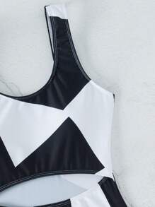 SHEIN Swim 1 件撞色印花镂空连体泳衣，随机印花设计 - 黑與白 - 查看 5
