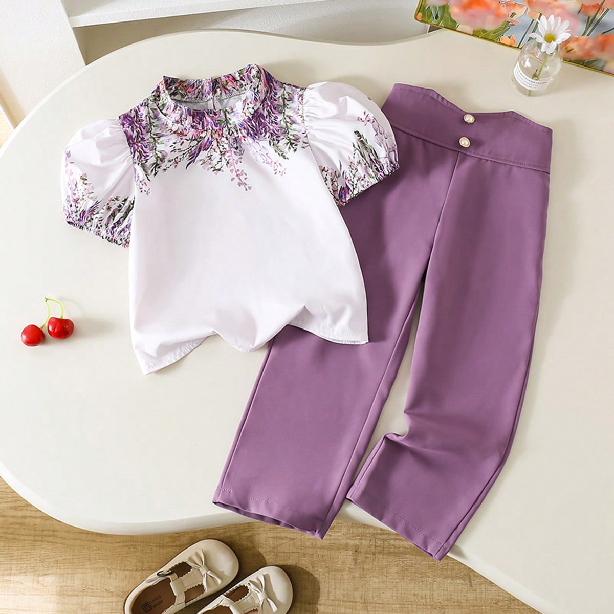 Set de 2 piezas: Blusa de manga abullonada con estampado floral y pantalones rectos para niñas jóvenes