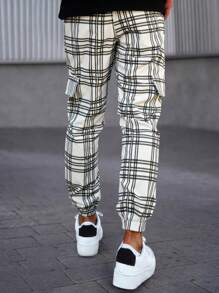 Manfinity LEGND Men's Letter & Graphic Patch Pockets Casual Patch Jogger Pants Men 2 Pieces Outfit Men 2 Pieces Outfits
