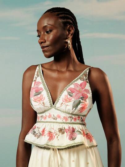 CAJUNI 女式波西米亚风彩色热带花卉印花深 V 领细肩带短款背心，夏季休闲海滩吊带背心