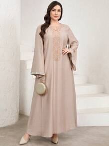 Al Najma 大码女式阿拉伯风格花卉印花 V 领喇叭袖休闲连衣裙，端庄 - 彩色 - 查看 6