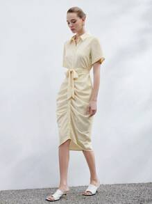 SHEIN Privé Vestido ajustado de cola de pez para mujer, estilo universitario, color amarillo ranúnculo, cuello, botones de una hilera, cintura anudada, dobladillo acampanado fruncido, manga corta, para mujer - Amarillo - Ver 4