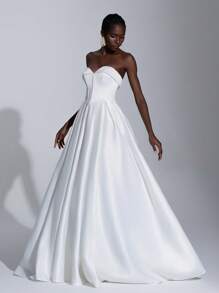 Elitara Elegant Luxurious Satin Bustier Pleated Dress With Extra-Large Hem And Train, Suitable For Wedding, Party, Vacation, Prom, Bridal Gown, Bride