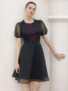 GENKIRA Vestido corto con cuello redondo, mangas abullonadas en organza negra y decoración de lazo 3D de terciopelo ciruela, vestido patinador elegante de estilo francés romántico - Negro - Ver 5