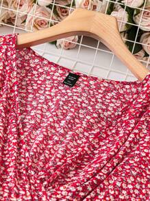 SHEIN CURVE+ 大码女式花卉印花腰褶皱连衣裙，新年装 - 紅色 - 查看 4