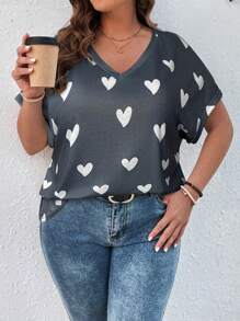 SHEIN LUNE 大码情人节心形印花蝙蝠袖 T 恤 - 淺灰色 - 查看 3