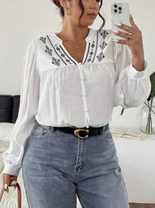 SHEIN Frenchy Plus Size Vintage Geometric Pattern V-Neck Shirt, Casual For Spring And Summer