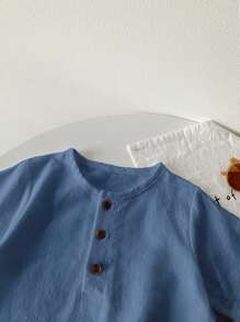 SHEIN 2pcs/Set Young Boy Solid Color Button Half Placket Shirt And Shorts - Blue - View 4