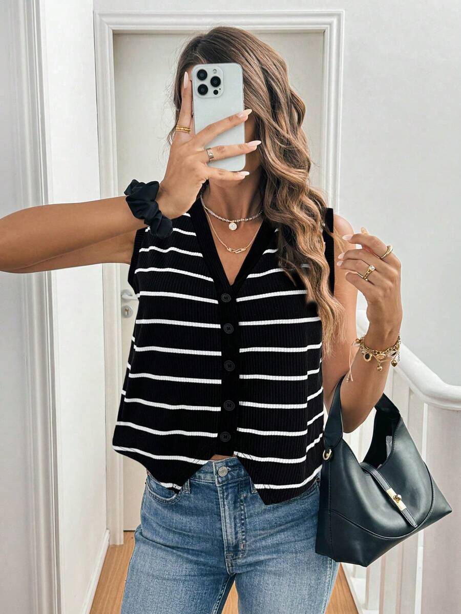 SHEIN Frenchy 女士 V 领单排扣休闲条纹针织背心 - 黑色 - 查看 1