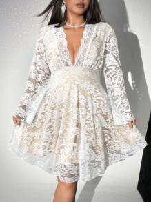 Viva Relle Plus Size Sexy Lace Patchwork V-Neck Ruffle Hem Dress - White - View 6