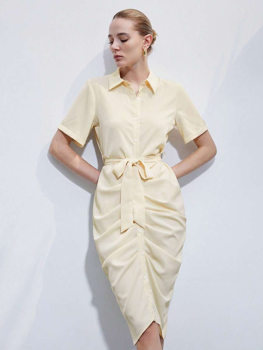 SHEIN Privé 全新时尚通勤学院风黄花领单排纽扣系腰褶皱喇叭下摆短袖修身鱼尾连衣裙女 - 黃色 - 查看 1