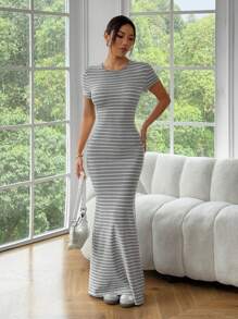 SHEIN EZwear 灰色条纹圆领短袖修身长裙，秋冬 - 灰色 - 查看 3