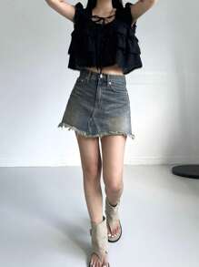 DAZY Camicetta da donna con collo a cravatta, patch e arricciature, maniche a cappuccio in pizzo, colore nero, con volant