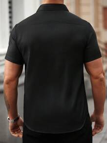Manfinity Homme 男式图案印花短袖前扣休闲衬衫 - 黑色 - 查看 2