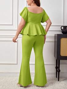 SHEIN Privé Plus Size Women 2pcs Set Sweetheart Neck Ruffle Sleeve Top & Flared Pants, Elegant - Green - View 2