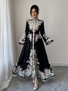 Calvaya Elegante abito con maniche a zampa e stampa paisley