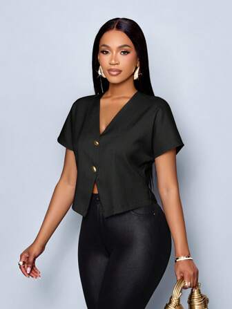 SOLERSUN Blouse femme élégante à manches courtes, col en V, boutons métalliques, ourlet asymétrique, couleur unie