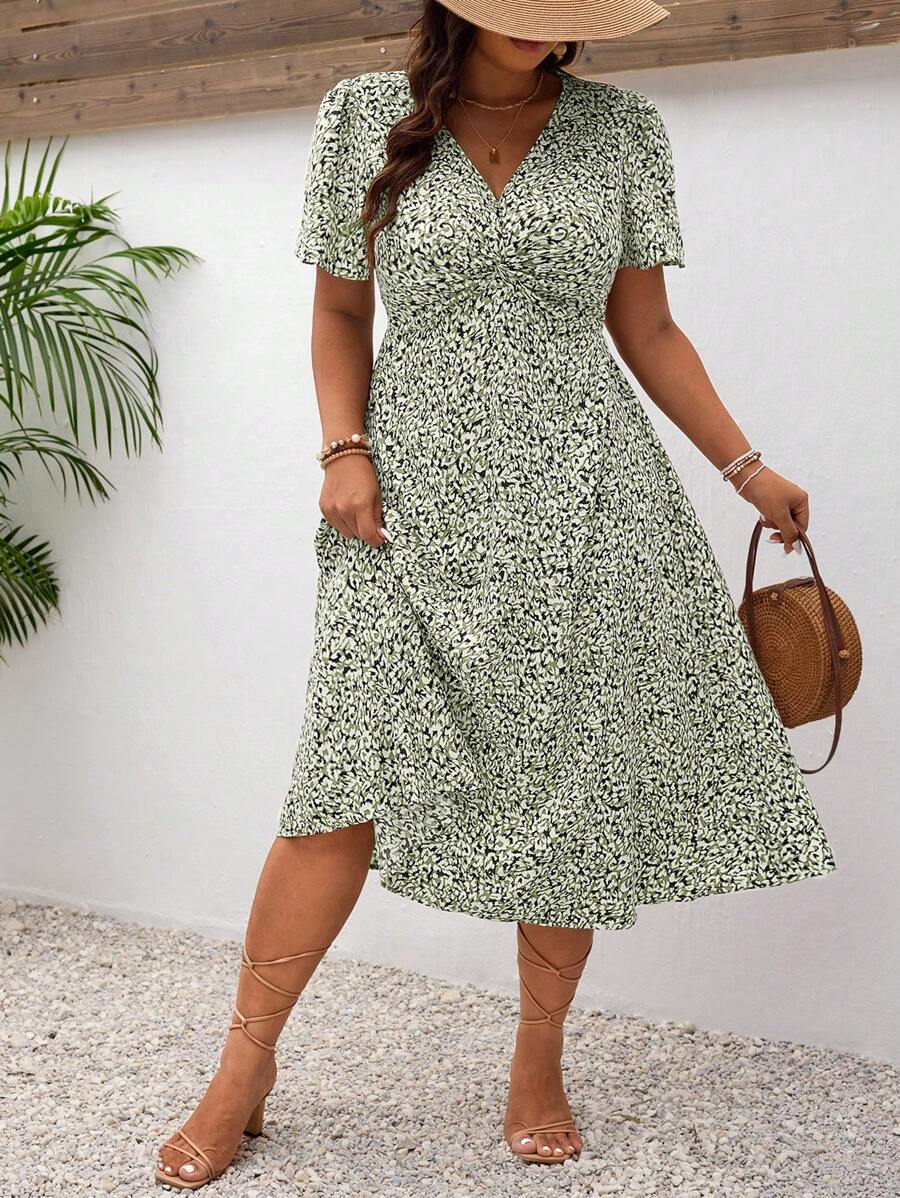 SHEIN Frenchy Plus Size Teacher Clothes,Bridgerton V-Neck All-Over Print Summer Short Sleeve Dress Summer Outfits For Women Plus Size,Beach Dress Sundress,Holiday Outfits Boho
