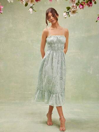 L'Amorae 度假休闲纯色镂空刺绣吊带裙