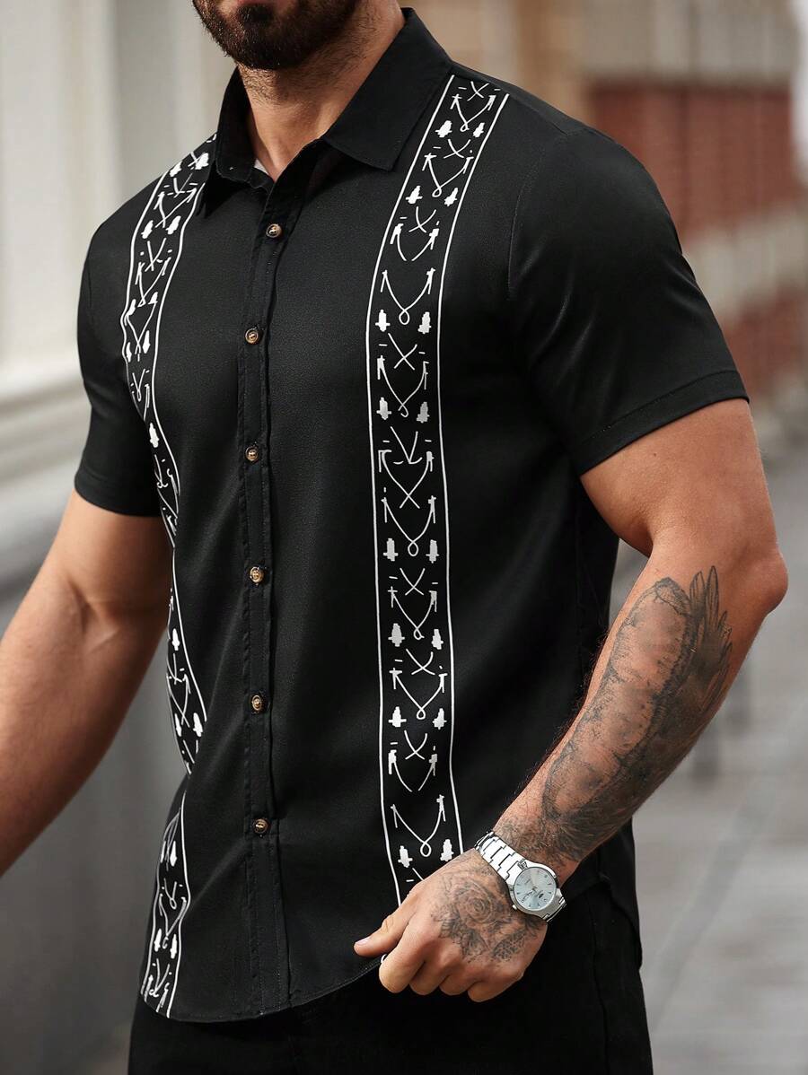 Manfinity Homme 男式图案印花短袖前扣休闲衬衫 - 黑色 - 查看 1