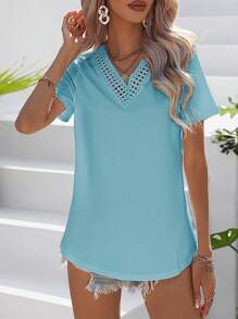 EMERY ROSE 女士纯色撞色蕾丝 V 领短袖休闲 T 恤 - 淺藍色 - 查看 3