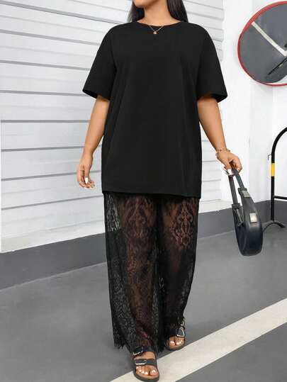 SHEIN Essnce 大码女装春夏时尚流行休闲宽松舒适日常黑色 T 恤和蕾丝阔腿裤修身两件套、裤子套装、街头服饰、女士夏季服装、Y2k 服装、狂欢服装、乡村音乐会服装、外出服装、哥特、蕾丝套装