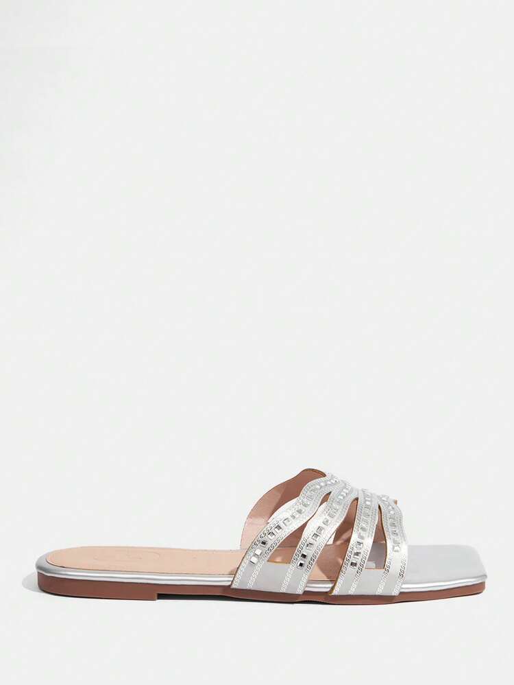 CUCCOO TILAWA Women's Red Fashionable Metallic Buckle Flat Sandals