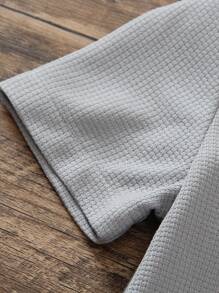 SHEIN 2 件/套年轻男孩时尚休闲校园运动绅士风格：灰色华夫格图案上衣搭配撞色白色领带装饰，抽绳腰部半弹力短裤，适合夏季户外、休闲、体育活动和摄影 - 白色 - 查看 7