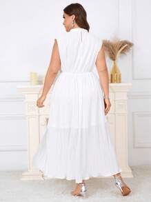SHEIN Clasi Zakrzywiona Plus-Size damska biała elegancka bez rękawów plisowana długa sukienka, białe sukienki elegancka elegancja, stroje wyjściowe, plisowana sukienka, sukienka bez ramiączek elegancka sukienka na wesele, wiosenne stroje dla kobiet, letnie sukienki, sukienka na wakacje, sukienki w dużych rozmiarach