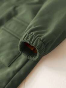 SHEIN Leap Crew 男婴工装绿色夹克，绗缝衬里保暖连帽外套，带口袋，适合室内、室外和雪地穿着，适合日常休闲穿着 - 軍綠色 - 查看 4