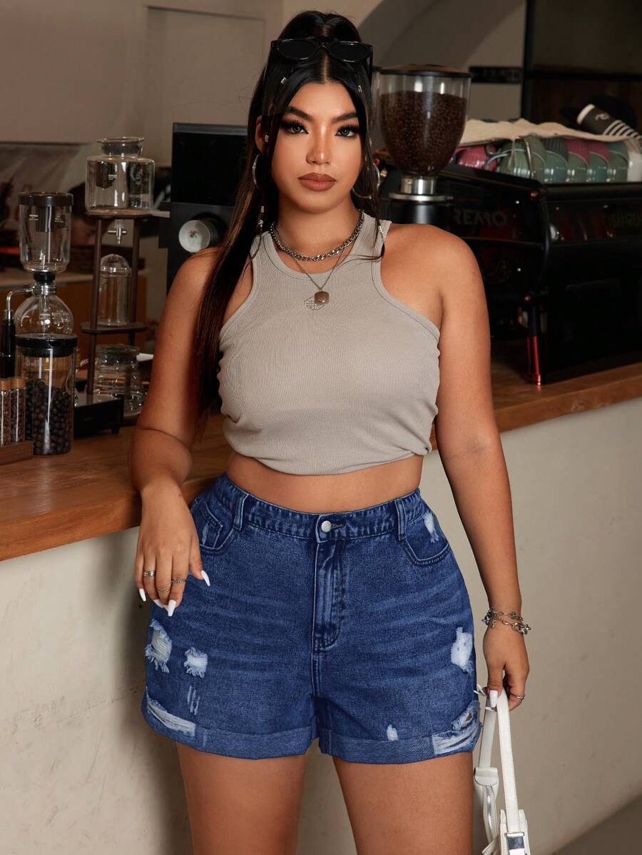 SHEIN EZwear 大码女式口袋破洞休闲百搭牛仔短裤 - 中等水洗藍 - 查看 1