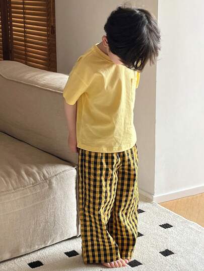 Dazy Kids 2pcs/Set Toddler Boys Round Neck Solid Knit Short Sleeve T-Shirt And Woven Plaid Pants Casual Wear, Spring/Summer