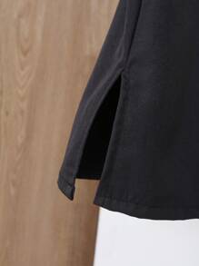 SHEIN 婴幼儿男孩传统休闲白色短袖立领纽扣半开前口袋长袍上衣，蕾丝花边，开衩设计，阿拉伯长袍，伊斯兰服装，卡夫坦，沙特服装，斋月礼服长袍，适合所有季节，3M-3T，派对，度假，洗礼，生日，周年纪念，斋月，婚礼 - 黑色 - 查看 6