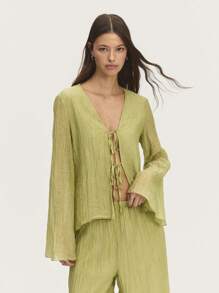 Nöista Blusa plisada verde pastel estilo bohemio con mangas acampanadas y cierre con lazo. Perfecta para el verano, Pascua o vacaciones en la playa.