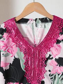 少女花卉印花长袖 V 领度假连衣裙