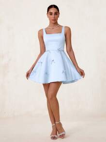 Glamine 新款春季少女时尚黄色连衣裙，方形领口和腰线，修身版型，适合家庭聚会 - 淺藍色 - 查看 1