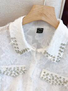 SHEIN Clasi Camisa casual de commuter con cuello de camisa, bolsillo falso y diseño adornado, talla estándar para mujer - Blanco - Ver 3