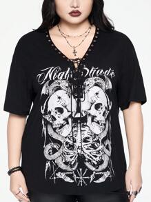 ROMWE Goth Plus Size V-Neck Drawstring Skull & Snake Skin Graphic Print Short Sleeve T-Shirt - Black - View 2