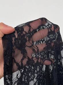 Maweii Plus Size Lace Sexy Sheer Cropped Camisole - Black - View 3