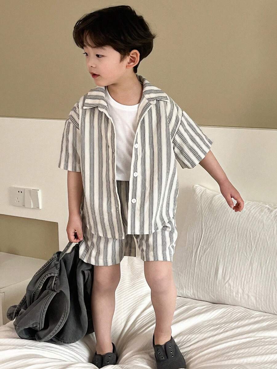 Dazy Kids 2 件套幼儿男童条纹短袖衬衫和短裤休闲装,夏季 - 白色 - 查看 1