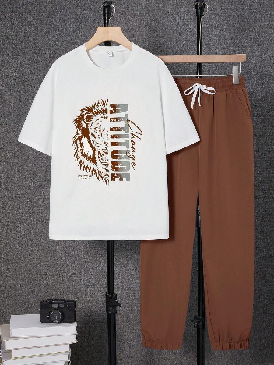 SHEIN 2 件套青少年男孩字母和狮子图案短袖 T 恤和抽绳腰裤套装，春季服装；青少年男孩服装；青少年男孩夹克，春季开学 - 棕色 - 查看 1