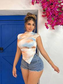 SHEIN SXY Plus Size Women Tie-Dye Abstract Water Wave Bohemian Short Tank Top, Asymmetric Hem Blue White Yellow Dye Pattern Blouse Suitable For Everyday Wear, Music Festival, Concert, Carnival Party, Beach Vacation, Date Night, Birthday, Bachelorette Party, Club, Cute, Casual, Shopping, Streetwear, Going Out, Easy To Match & Looks Slim, Accent Your Body, Flatter The Figure