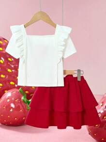 Strawberry Shortcake X SHEIN Set da ragazza giovane con top a maniche corte con grafica di cartoni animati carini e dolci, e gonna rossa a doppio strato